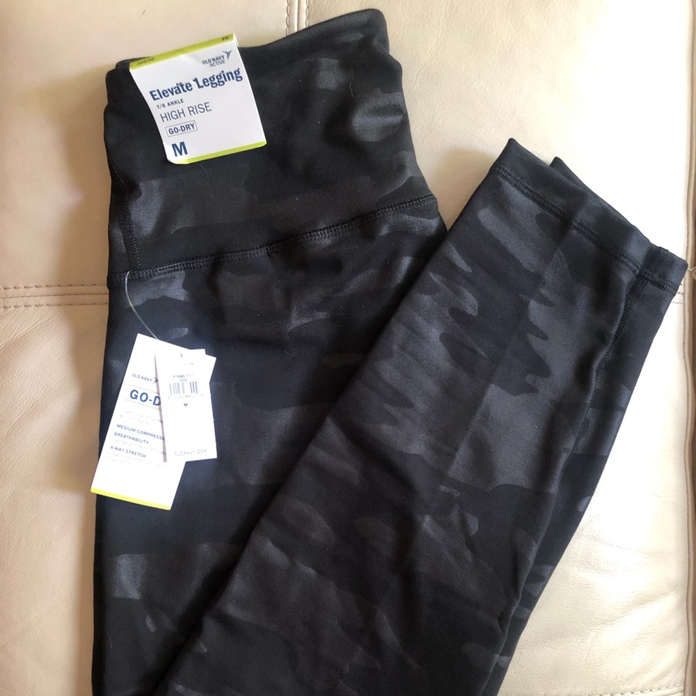 BNWT Old Navy High Rise 7/8 Legging